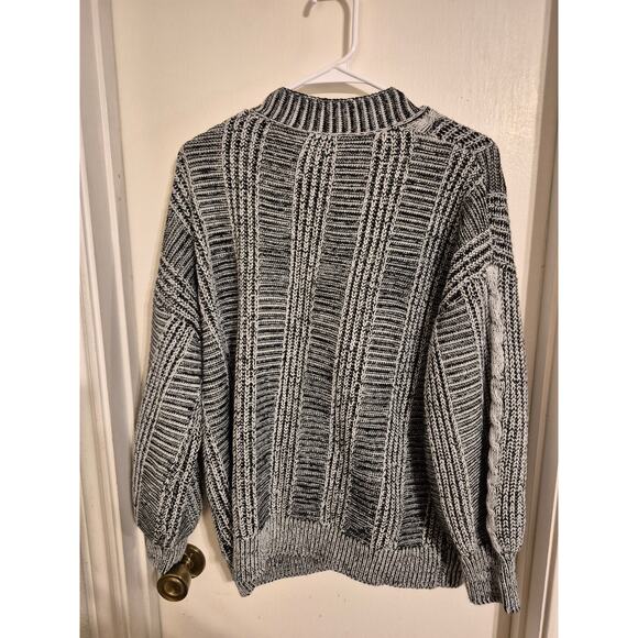 Cardigan Sweater from Amazon-Size Small but fits up to XL - Picture 4 of 5